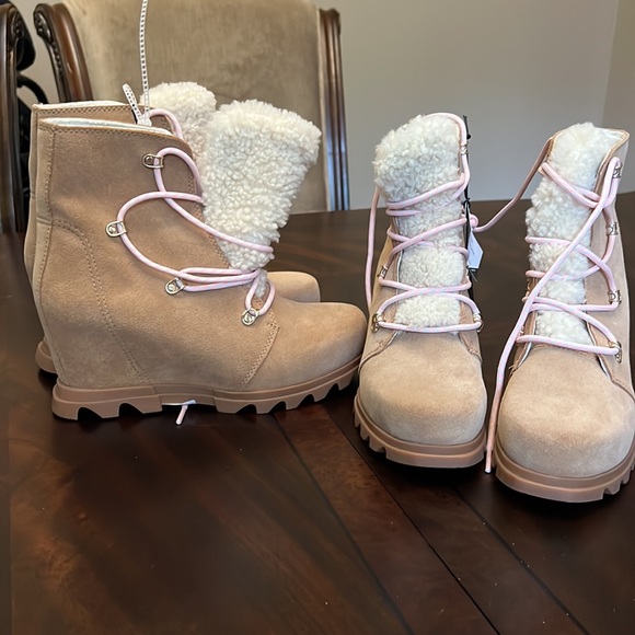 SOREL WOMEN'S JOAN OF ARCTIC™ WEDGE III LACE COZY BOOTIE - Picture 6 of 16